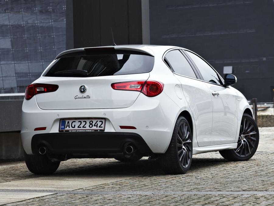  Alfa Romeo Giulietta Quadrifoglio Verde (940) 2010 года  (фото 39 из 48)